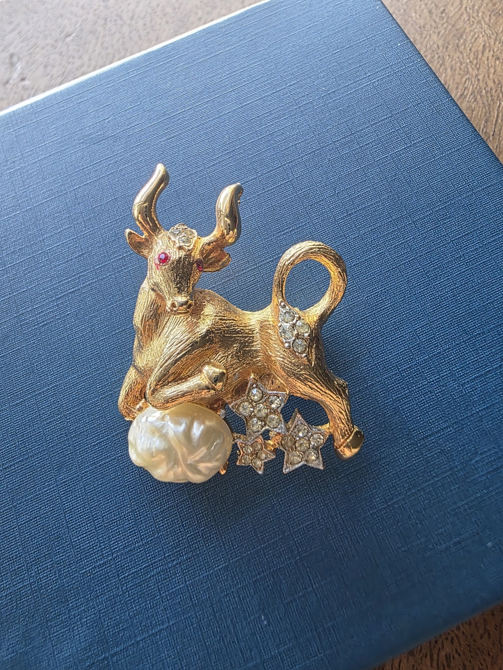 Vintage Piscitelli PIM Zodiac Astrology Taurus Brooch Gold Tone Faux Pearl